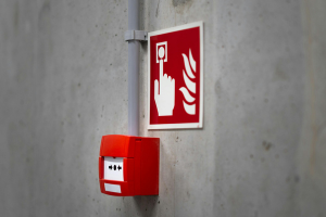 Symbolbild Schulbrand in Erkrath_Sind Photovoltaikanlagen gefährlich
