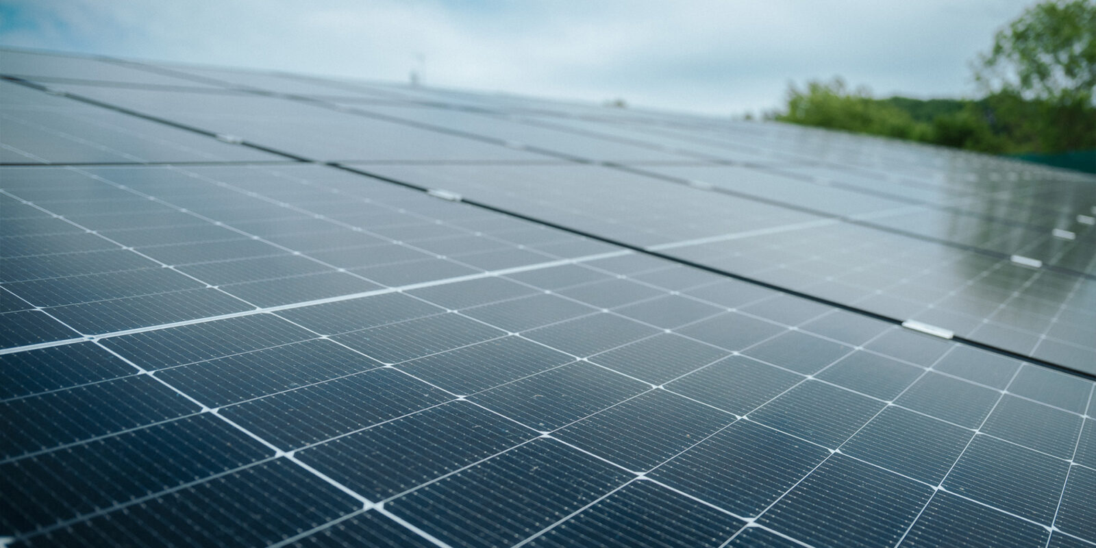 Photovoltaikanlage auf dem Dach eines Erfurter Unternehmens