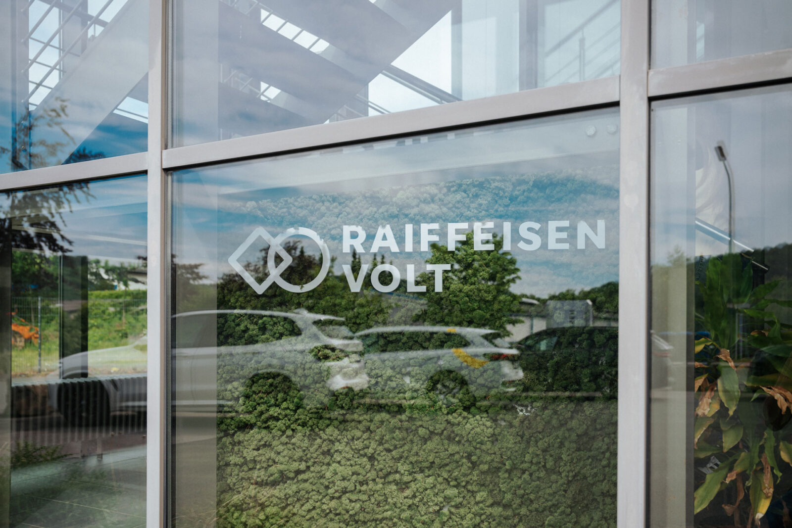 Eingang RaiffeisenVolt Gebäude Meschede
