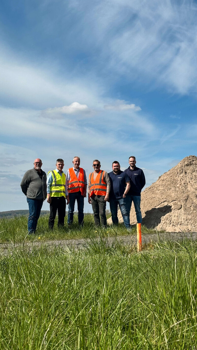 Solarpark Müschede Teambild RaiffeisenVolt